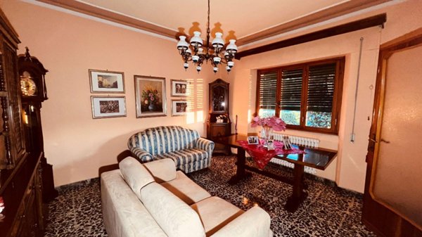 casa indipendente in vendita a Capannori in zona Lammari