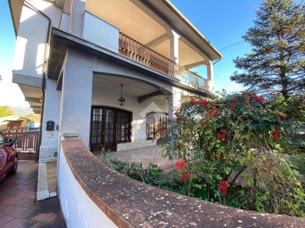 casa indipendente in vendita a Capannori in zona Lammari