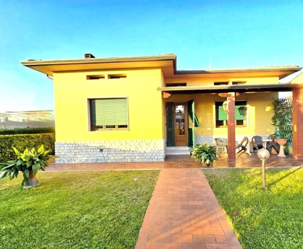 casa indipendente in vendita a Capannori in zona Lammari