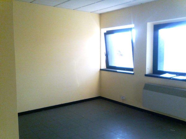 ufficio in vendita a Capannori in zona Lammari