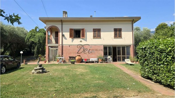 casa indipendente in vendita a Capannori in zona Marlia