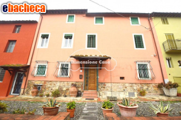 casa indipendente in vendita a Capannori in zona Castelvecchio di Compito