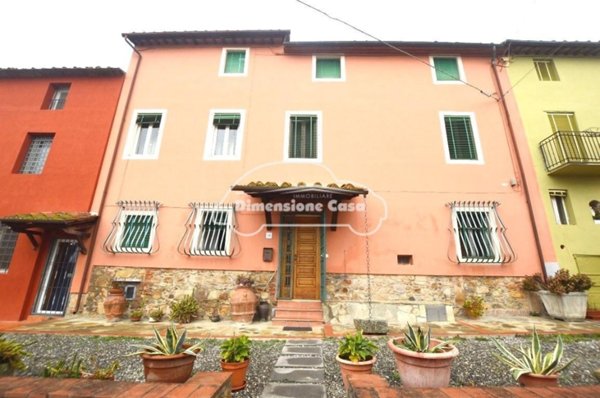 casa indipendente in vendita a Capannori in zona Castelvecchio di Compito