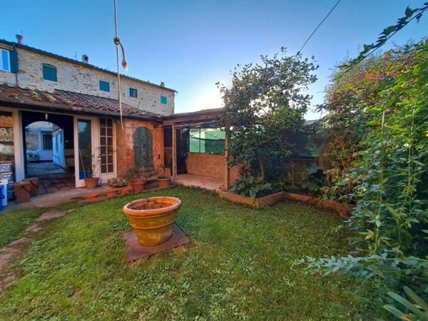 casa indipendente in vendita a Capannori in zona Carraia