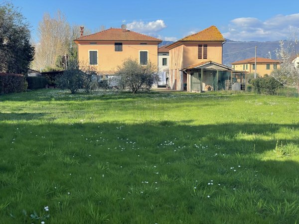 casa indipendente in vendita a Capannori