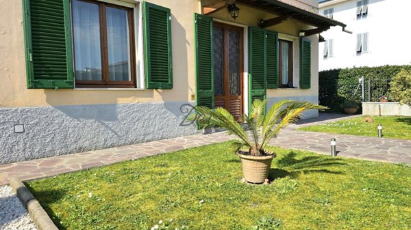 casa indipendente in vendita a Capannori in zona Lunata