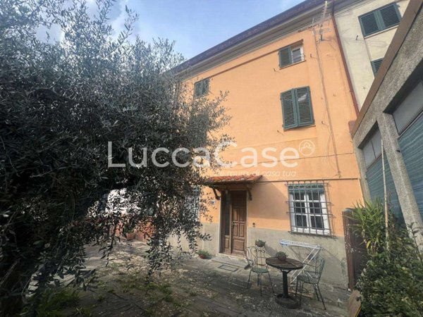 intera palazzina in vendita a Capannori