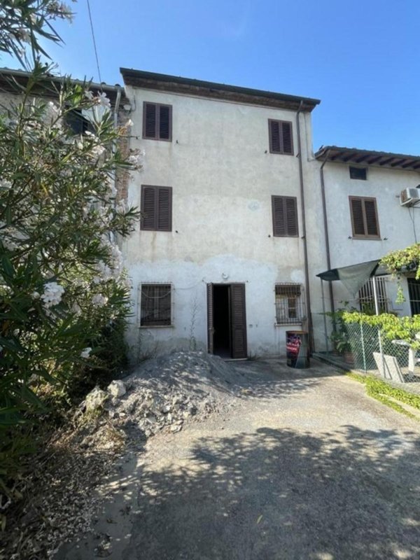 casa indipendente in vendita a Capannori in zona Lunata