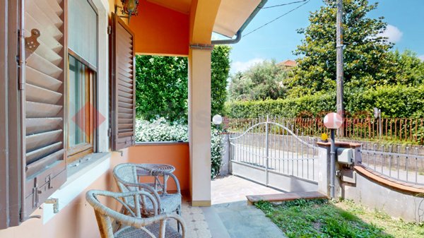 casa indipendente in vendita a Capannori in zona Marlia