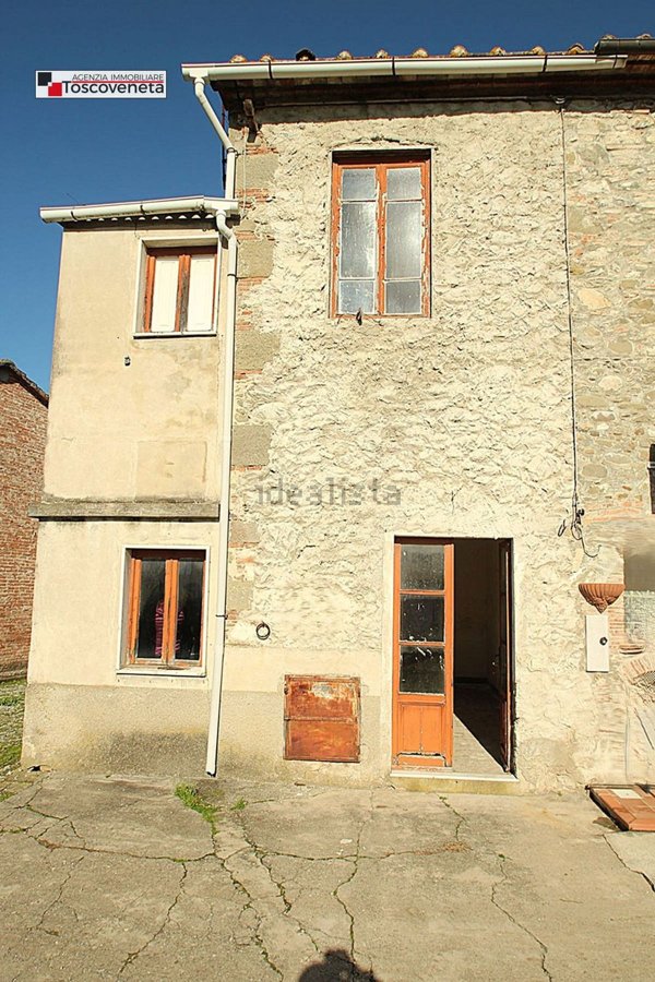 casa indipendente in vendita a Capannori in zona Marlia