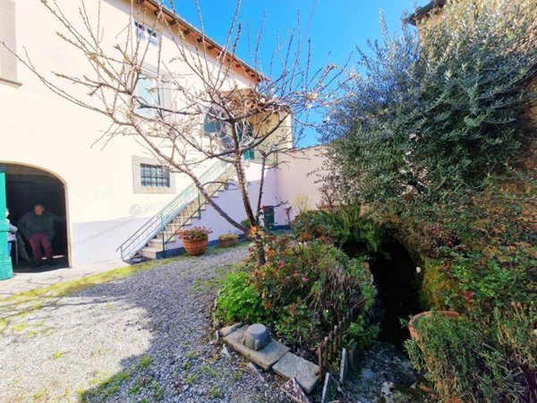 casa indipendente in vendita a Capannori in zona San Gennaro