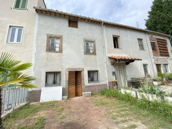 casa indipendente in vendita a Capannori in zona Marlia