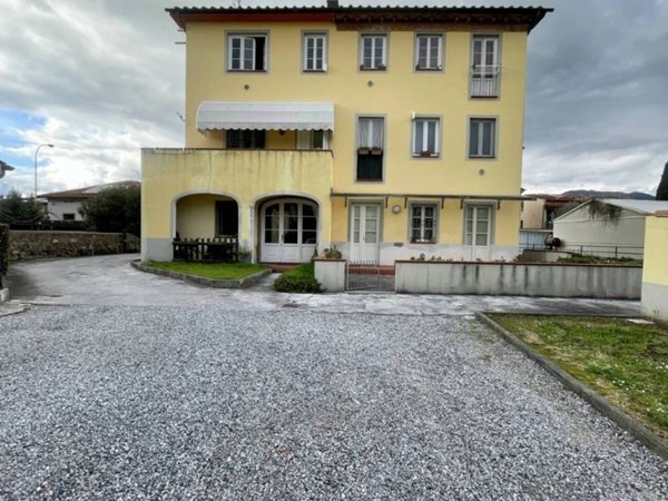 appartamento in vendita a Capannori in zona Lammari
