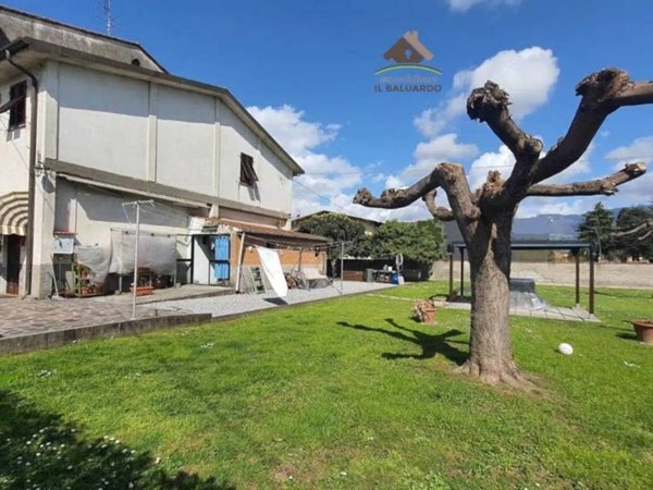 casa indipendente in vendita a Capannori in zona Lammari
