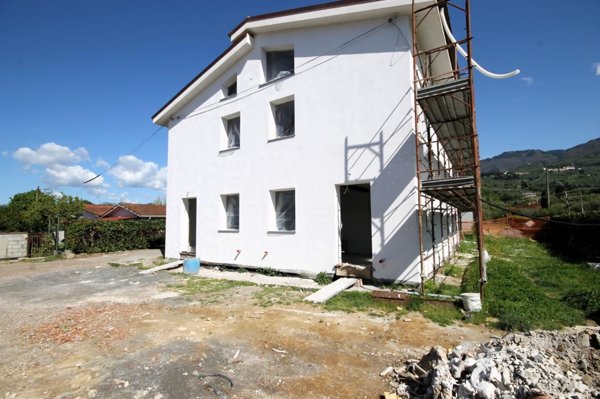 casa indipendente in vendita a Capannori in zona Marlia