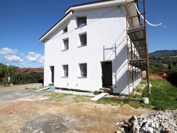 casa indipendente in vendita a Capannori in zona Marlia