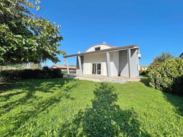 casa indipendente in vendita a Capannori in zona Guamo