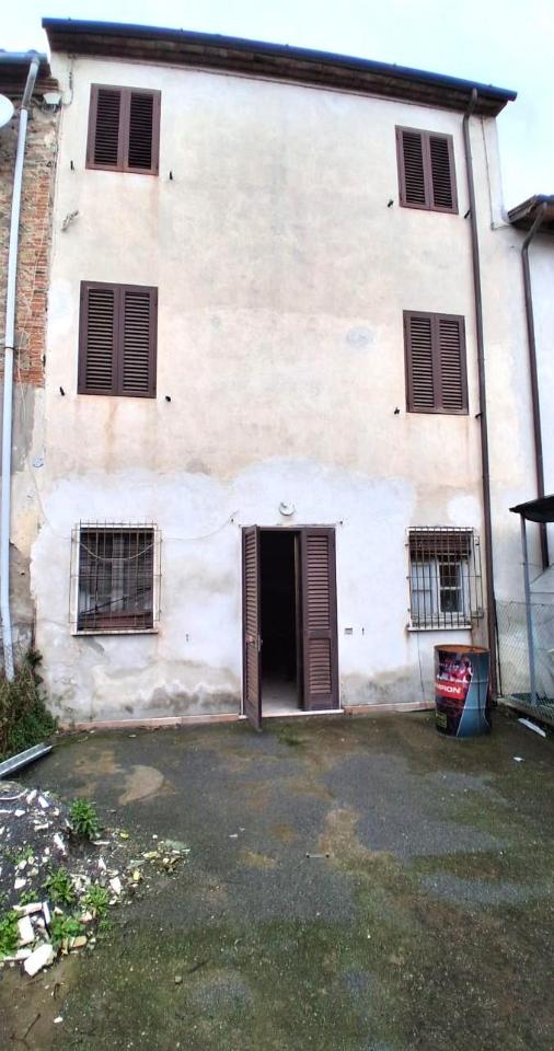 intera palazzina in vendita a Capannori in zona Lunata