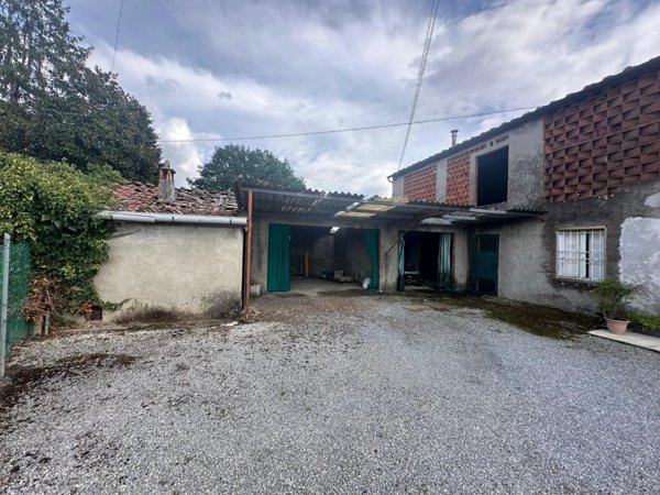 casale in vendita a Capannori in zona Marlia