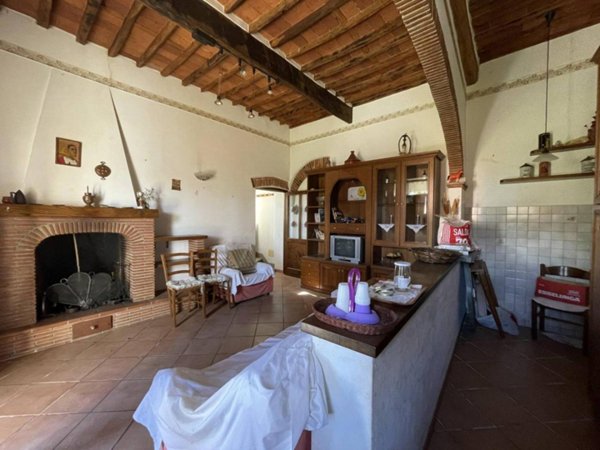 casa indipendente in vendita a Capannori in zona Segromigno in Monte