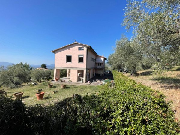 casa indipendente in vendita a Capannori