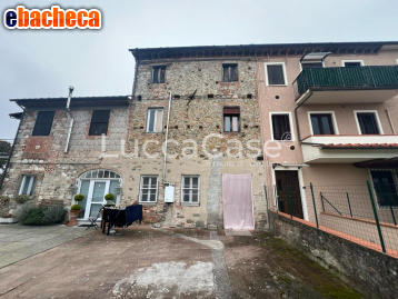 casa indipendente in vendita a Capannori in zona Lammari