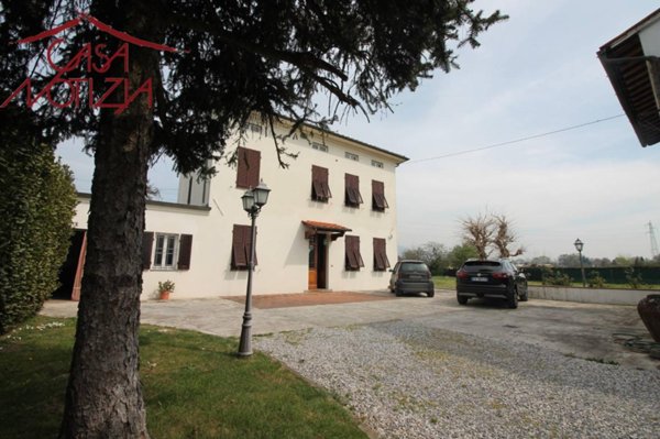 casa indipendente in vendita a Capannori in zona Lunata