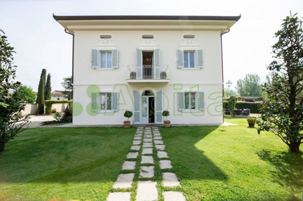 casa indipendente in vendita a Capannori