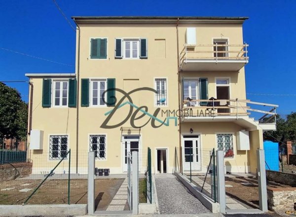 appartamento in vendita a Capannori in zona Lunata