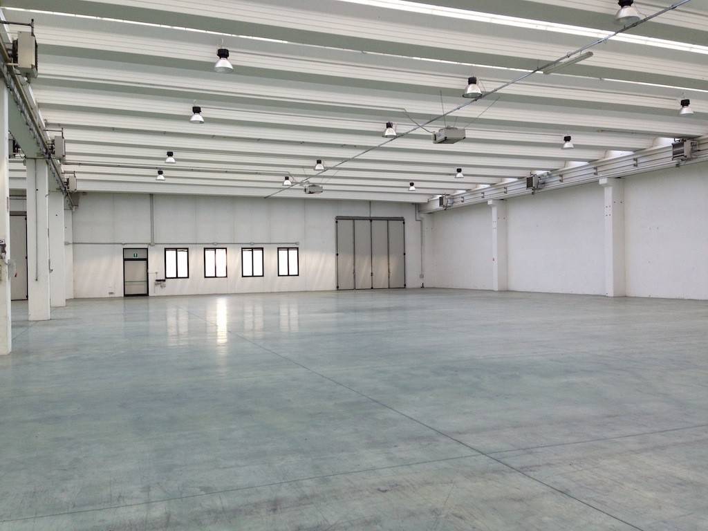 locale commerciale in vendita a Capannori