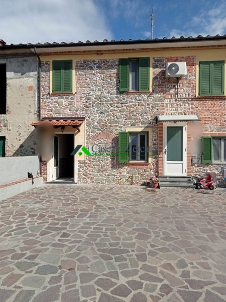 appartamento in vendita a Capannori in zona Lammari