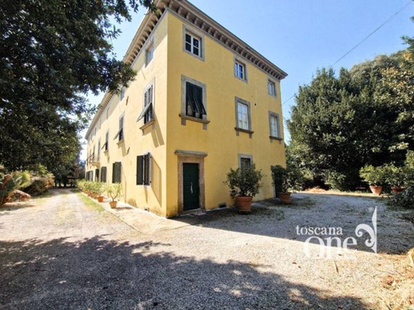 villa in vendita a Capannori in zona Marlia