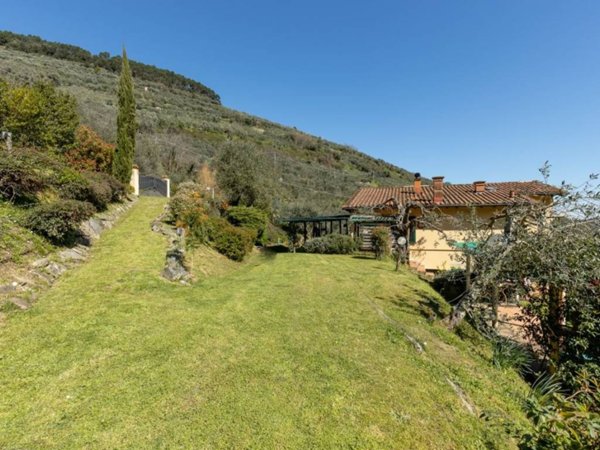 casa indipendente in vendita a Capannori