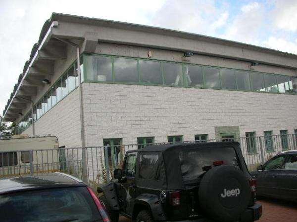locale commerciale in vendita a Capannori in zona Guamo