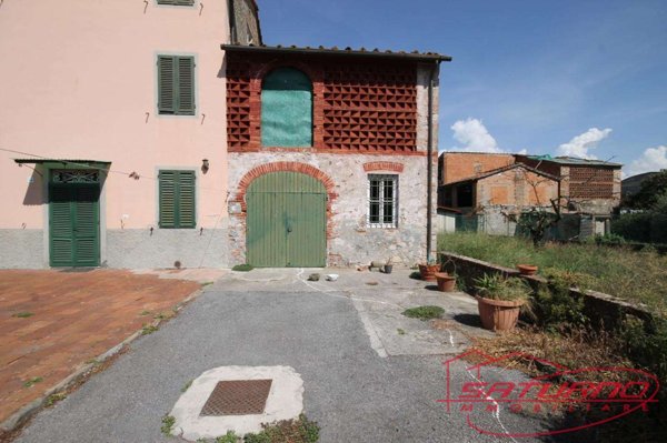 casa indipendente in vendita a Capannori in zona Lunata