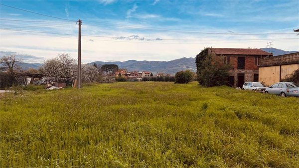 casa indipendente in vendita a Capannori in zona Lammari