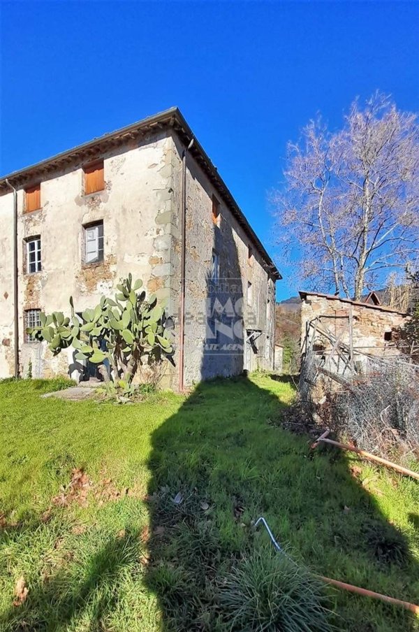 casa indipendente in vendita a Capannori