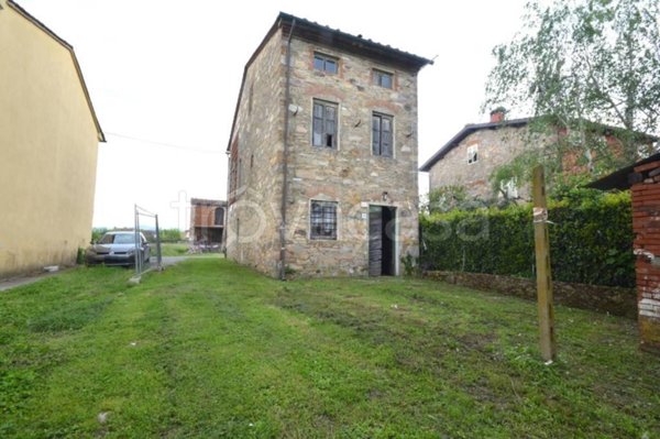 casa indipendente in vendita a Capannori in zona Carraia