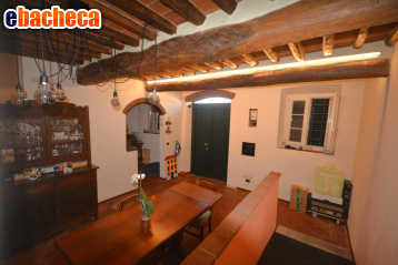 casa indipendente in vendita a Capannori in zona Marlia