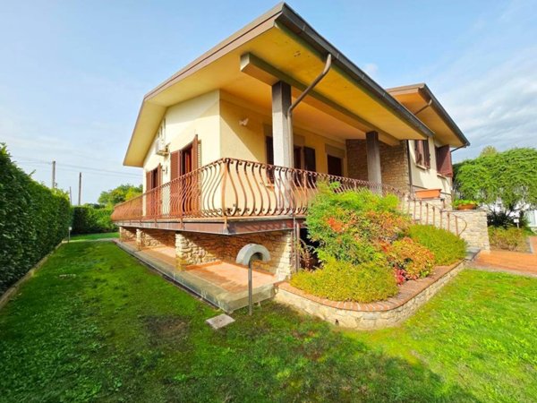 casa indipendente in vendita a Capannori