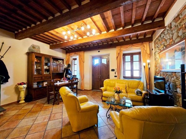 casa indipendente in vendita a Capannori in zona Lammari