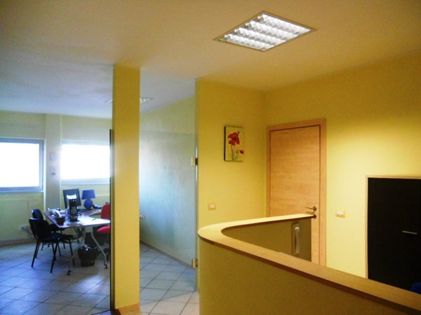 ufficio in vendita a Capannori in zona Guamo