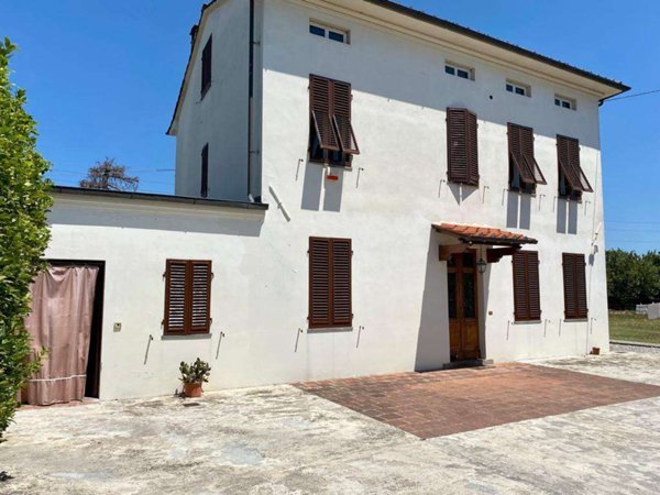 casa indipendente in vendita a Capannori in zona Lammari