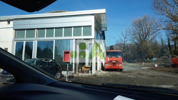 capannone in vendita a Capannori in zona Segromigno in Monte