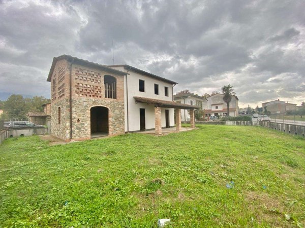 casa indipendente in vendita a Capannori