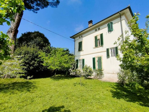 casa indipendente in vendita a Capannori in zona Castelvecchio di Compito