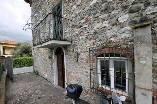 casa indipendente in vendita a Capannori in zona Marlia