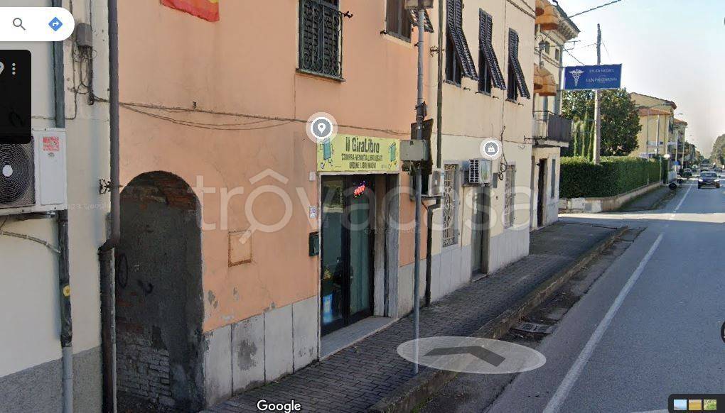 negozio in vendita a Capannori in zona Lammari