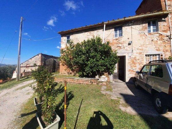 intera palazzina in vendita a Capannori