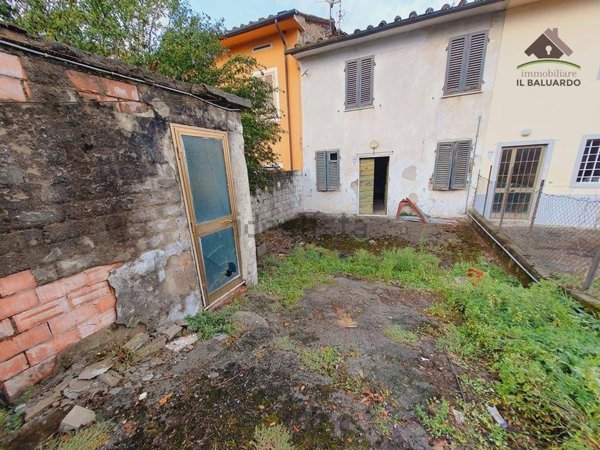 casa indipendente in vendita a Capannori in zona Guamo